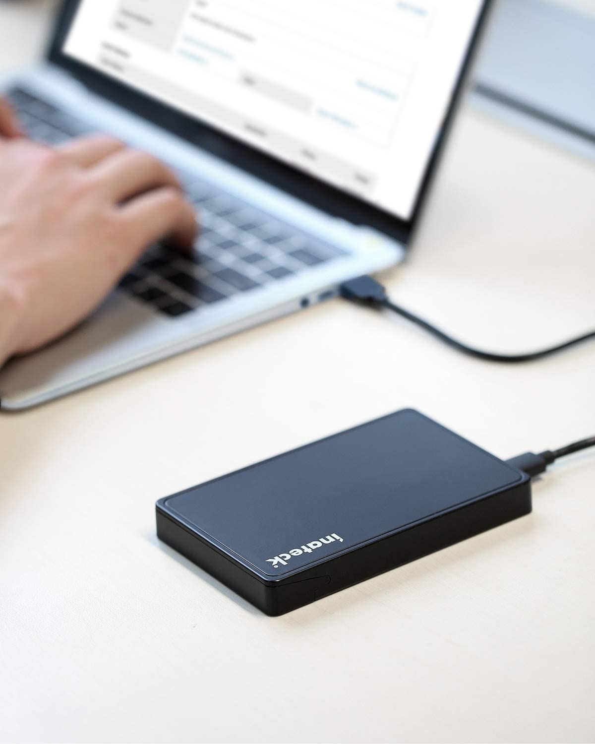 Inateck 2.5インチ HDD ケース、USB-C & USB-A 3.1(Gen1)ケーブル付き、UASPサポート、FE2005AC black - Inateckバックパックジャパン